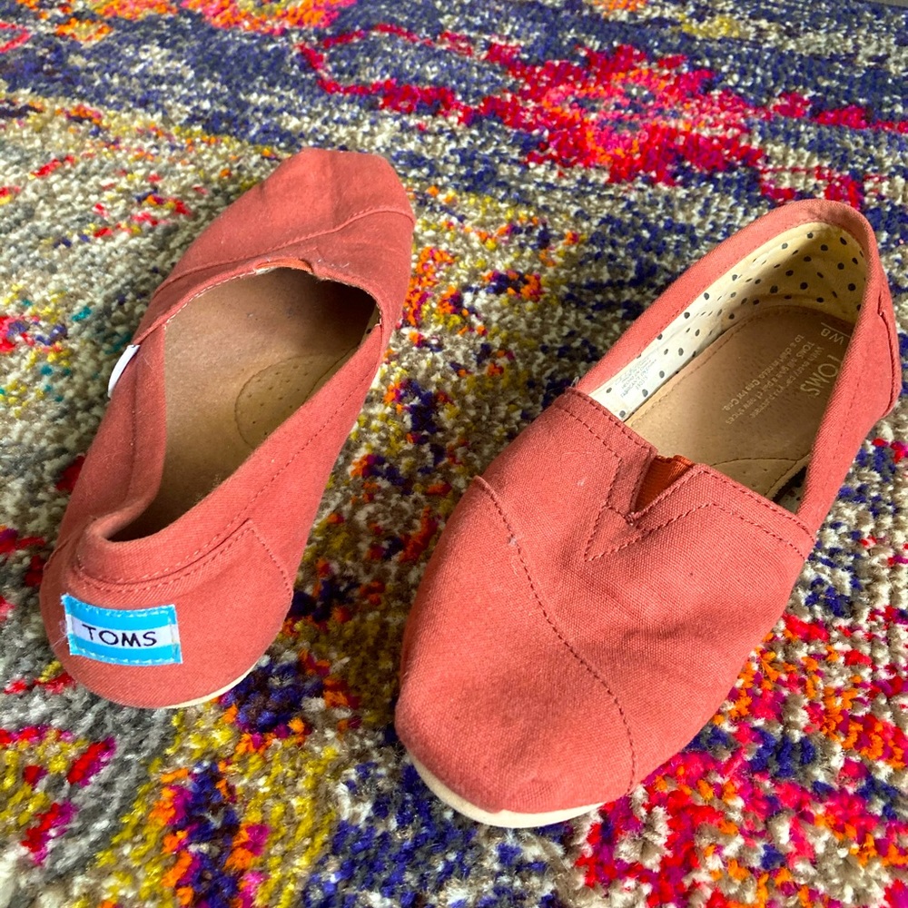 TOMS flats size 8